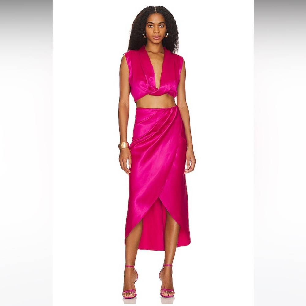 Line & Dot Lisa Top in Berry Pink Size Medium - Picture 2 of 5